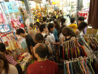 タイ旅行記 - ウィークエンド・マーケットの通路